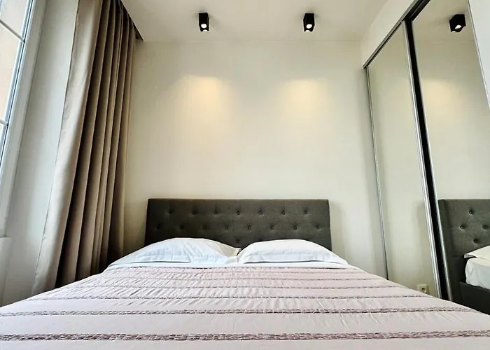 Cozy Croisette Retreat *