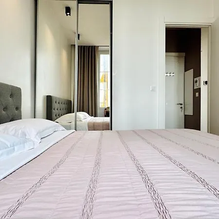 Cozy Croisette Retreat