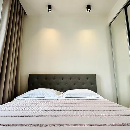 Cozy Croisette Retreat *