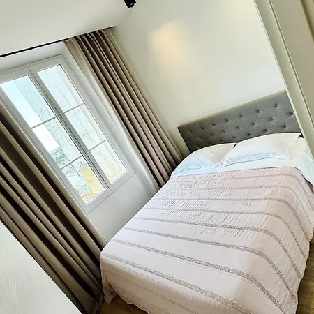 Cozy Croisette Retreat דירה